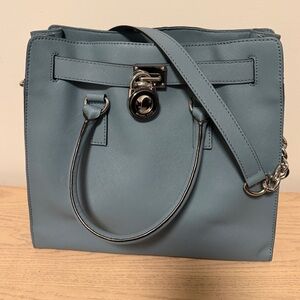 Excellent condition MK leather tote bag 
Beautiful sky blue